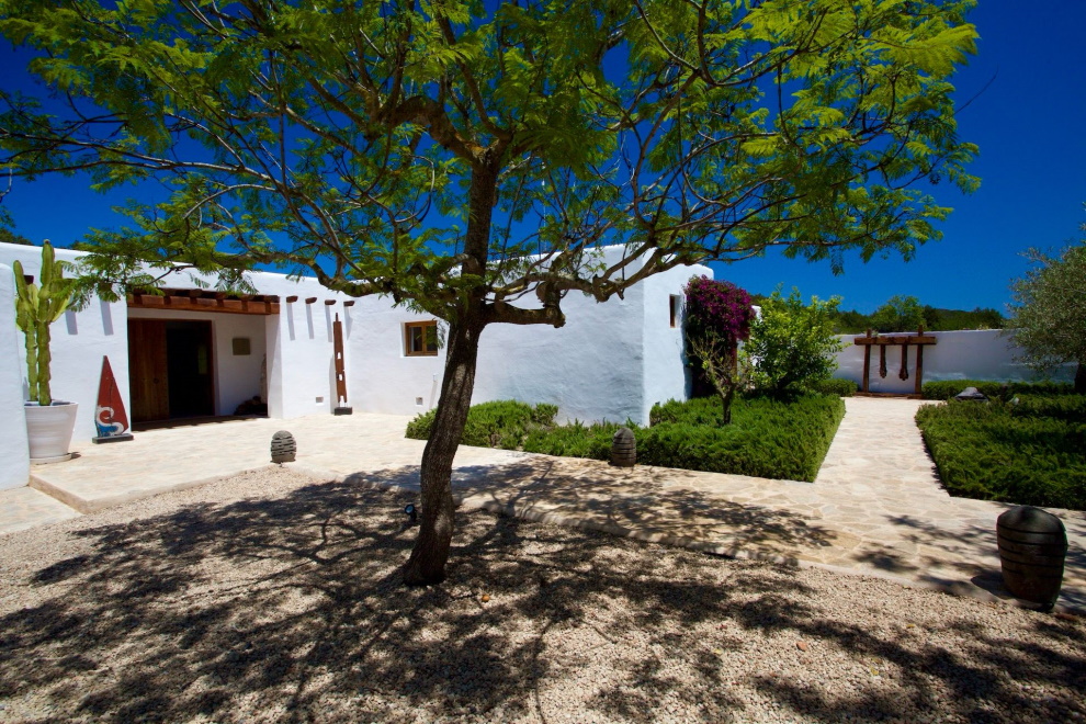 Resa estates Ibiza for sale finca Santa gertrudis entrance.jpg